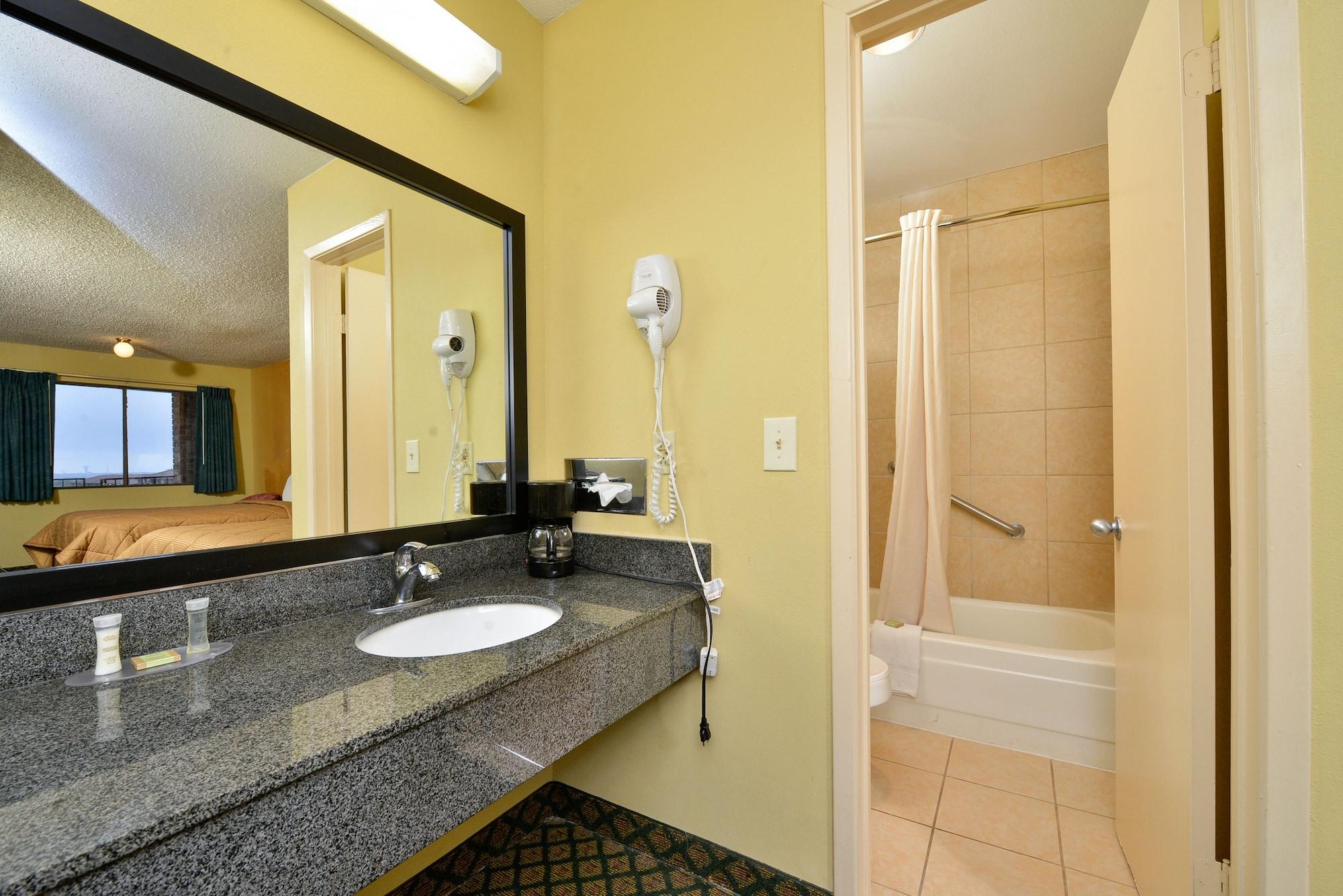 Super 8 By Wyndham Universal City Εξωτερικό φωτογραφία