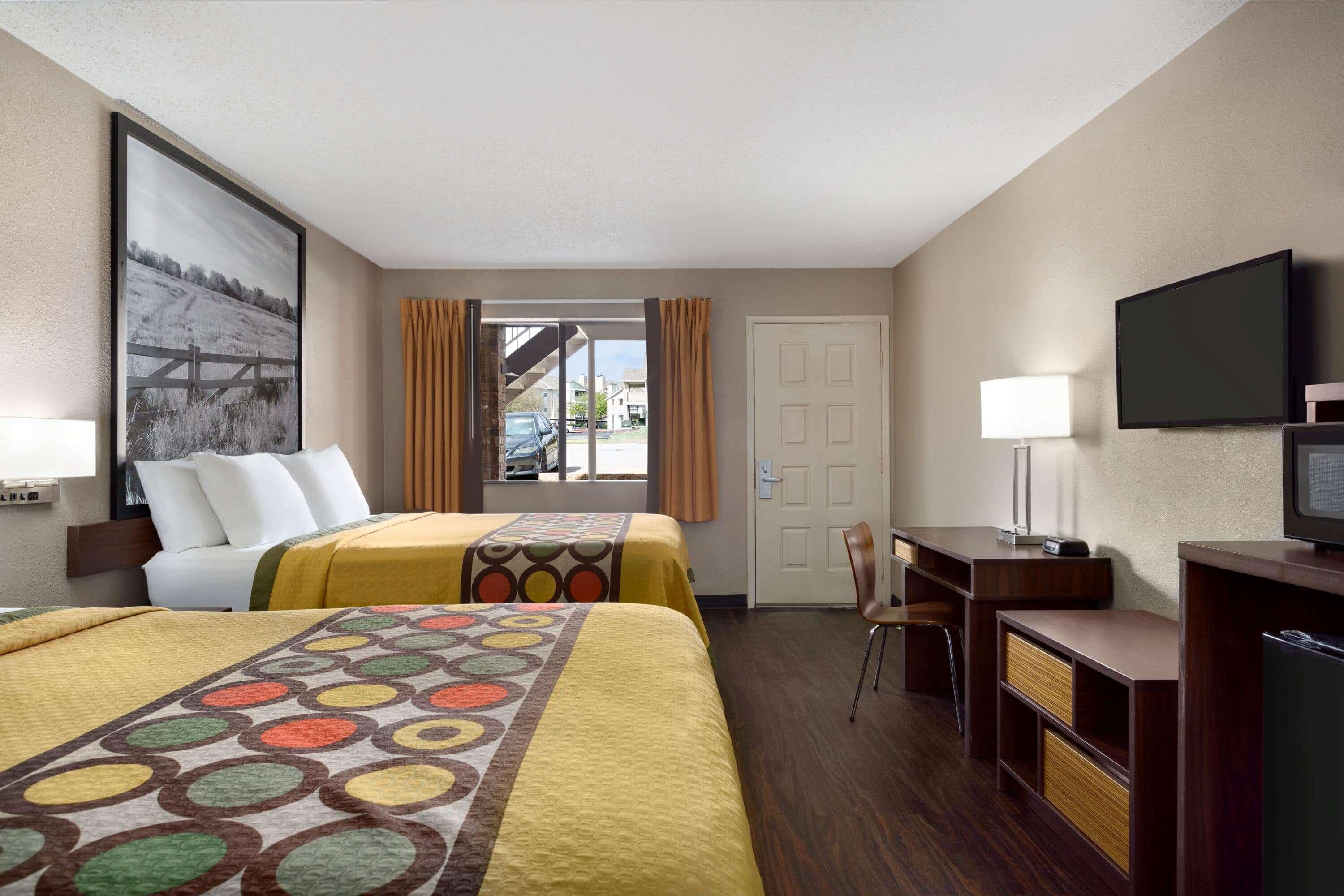 Super 8 By Wyndham Universal City Εξωτερικό φωτογραφία