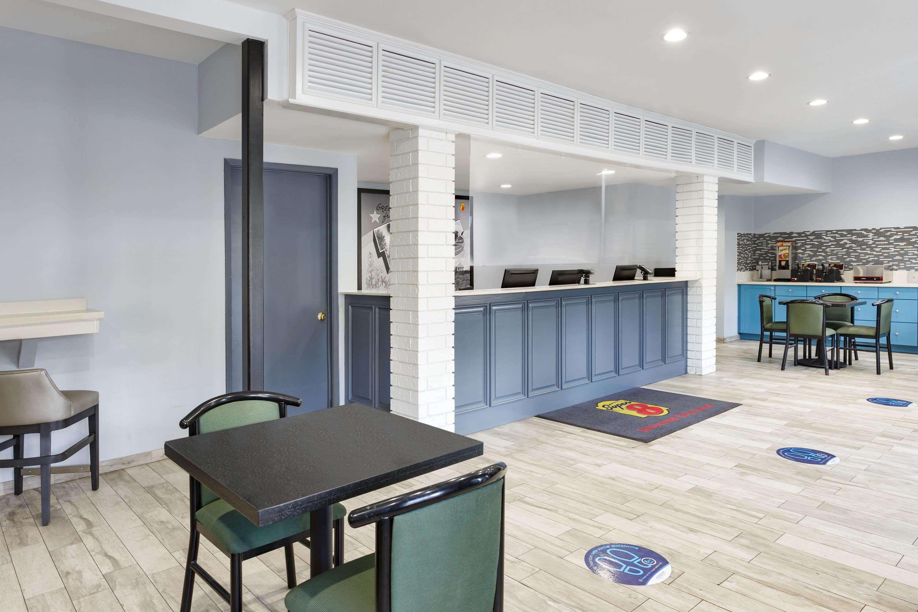 Super 8 By Wyndham Universal City Εξωτερικό φωτογραφία