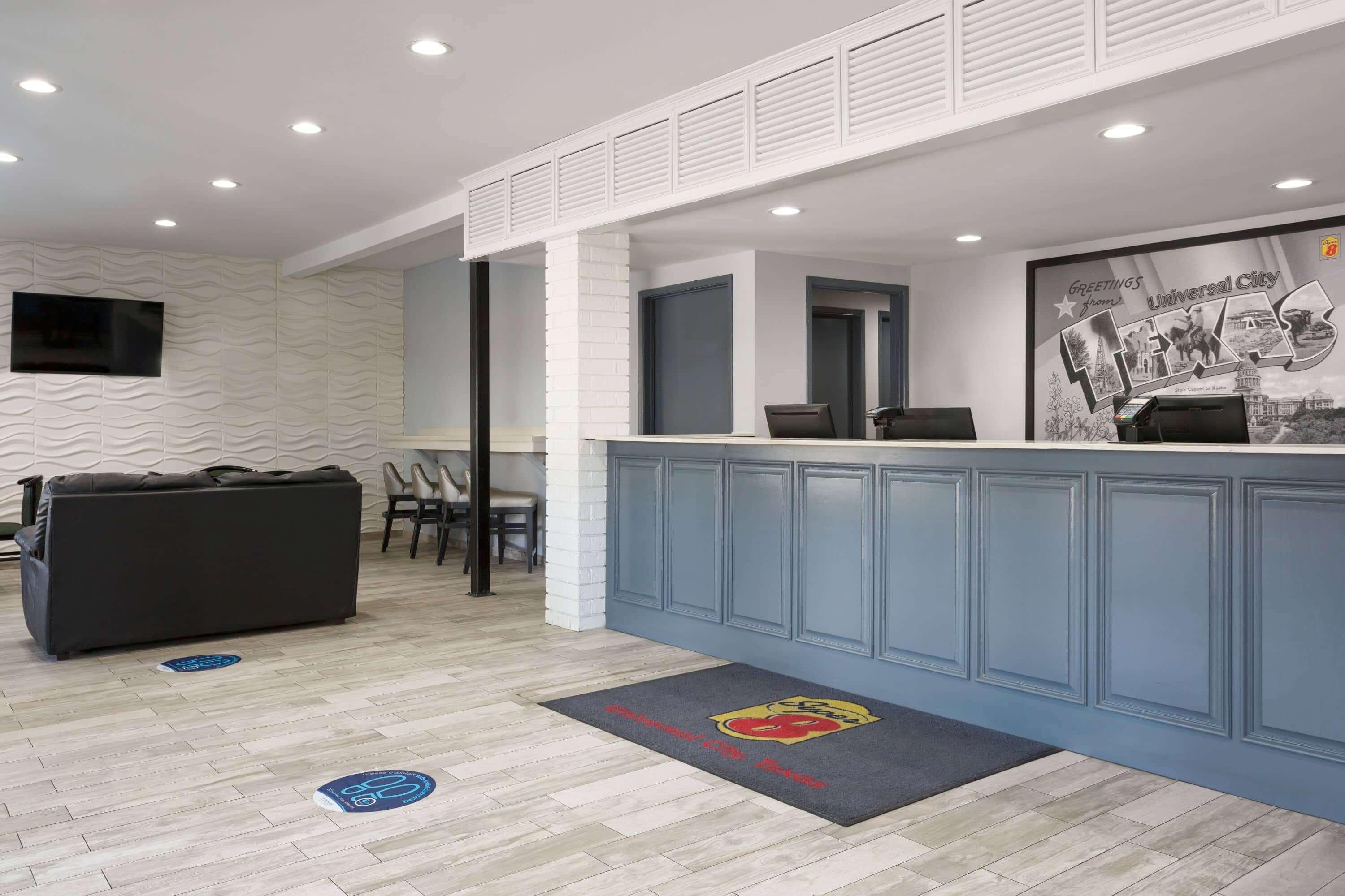 Super 8 By Wyndham Universal City Εξωτερικό φωτογραφία