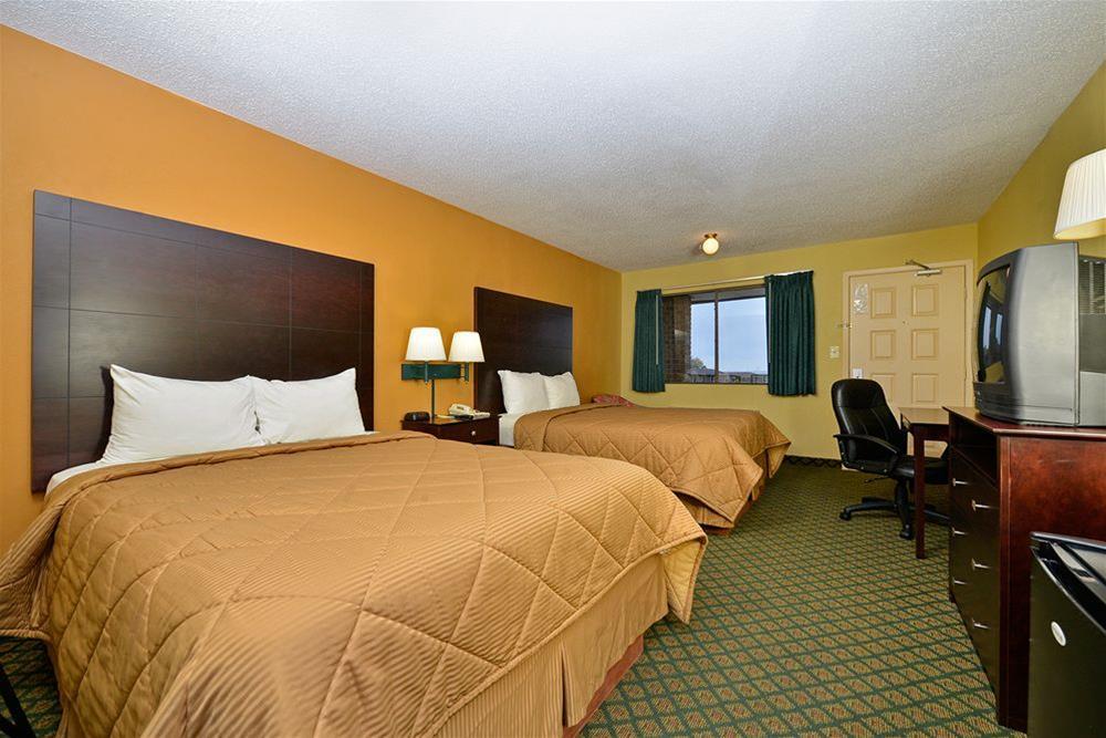 Super 8 By Wyndham Universal City Εξωτερικό φωτογραφία